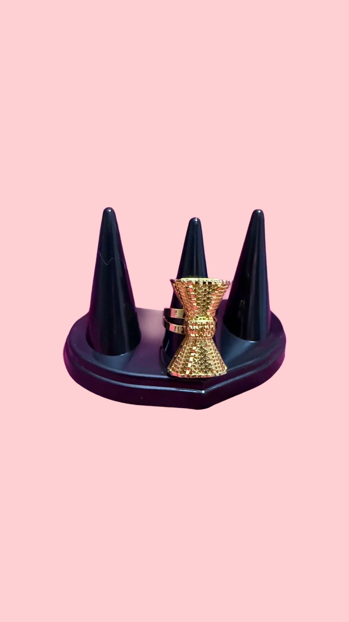 Bow belle ring